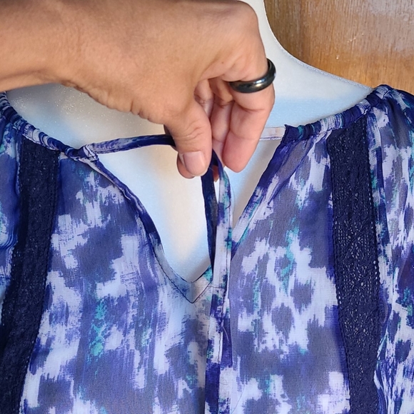 Express Top/Blouse - Picture 4 of 9